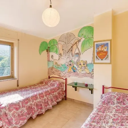 Camilla E Gabriele *